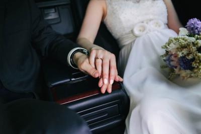 Five No-Hassle Booking Tips for Wedding Transportation