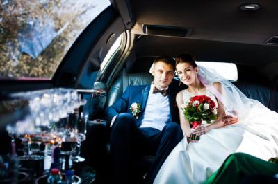 5 Compelling Reasons to Rent a Wedding Limo