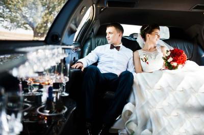 Must-Have Items to Keep in Your Wedding Limo